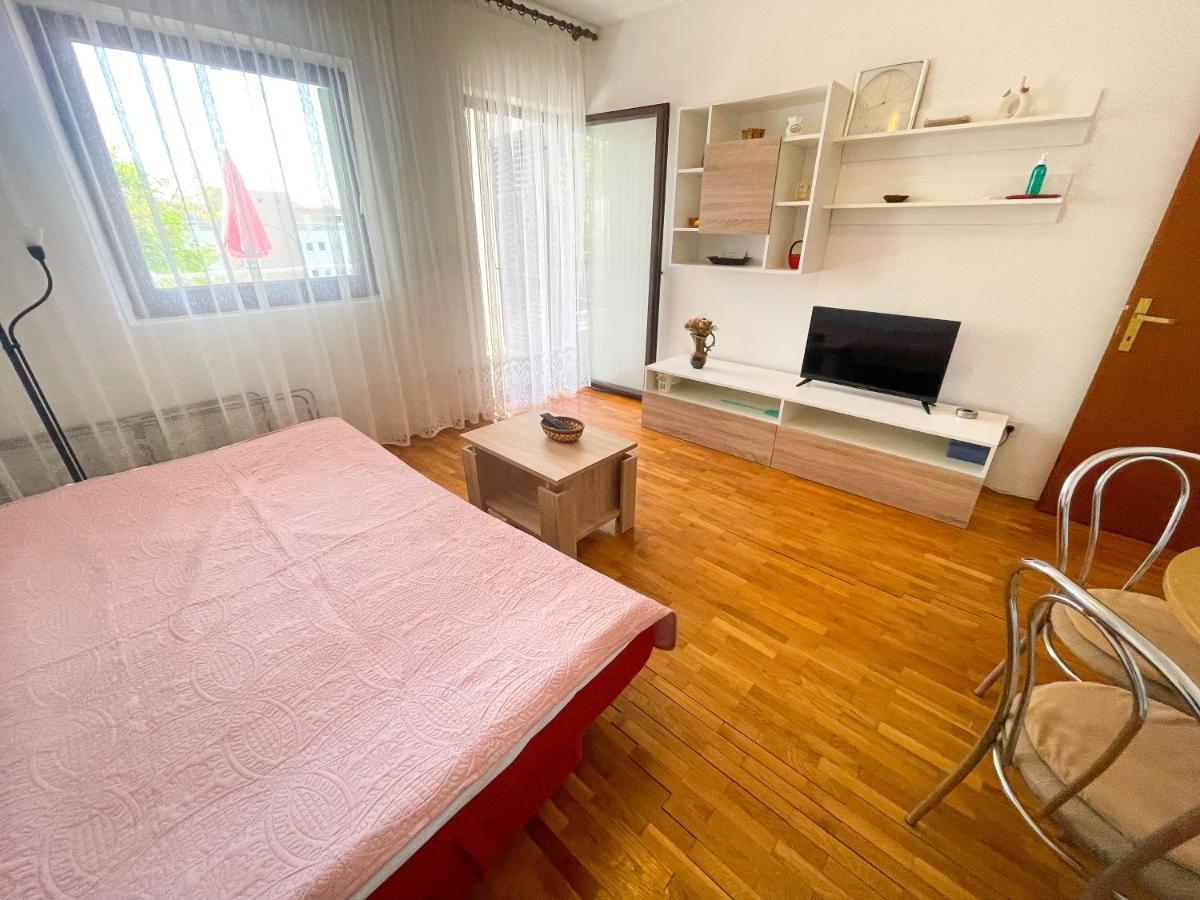 Apartmani Milan Crikvenica Εξωτερικό φωτογραφία
